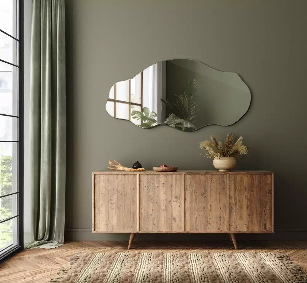 Nietypowe lustro ścienne jako oryginalna dekoracja