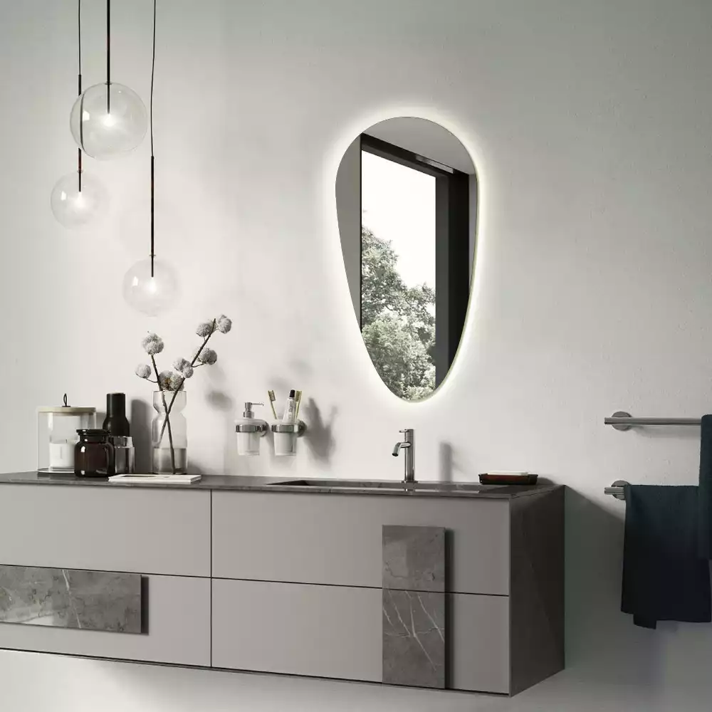 Nieregularne podświetlane lustro w kształcie kropli