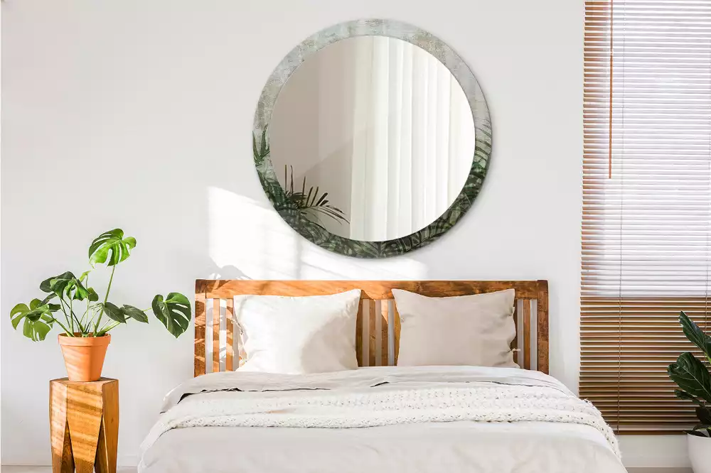 Lustro z drukowaną ramką o motywie liści paproci