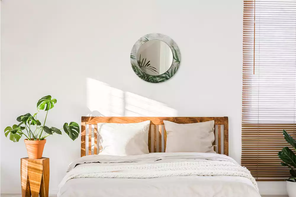 Lustro z drukowaną ramką o motywie liści paproci