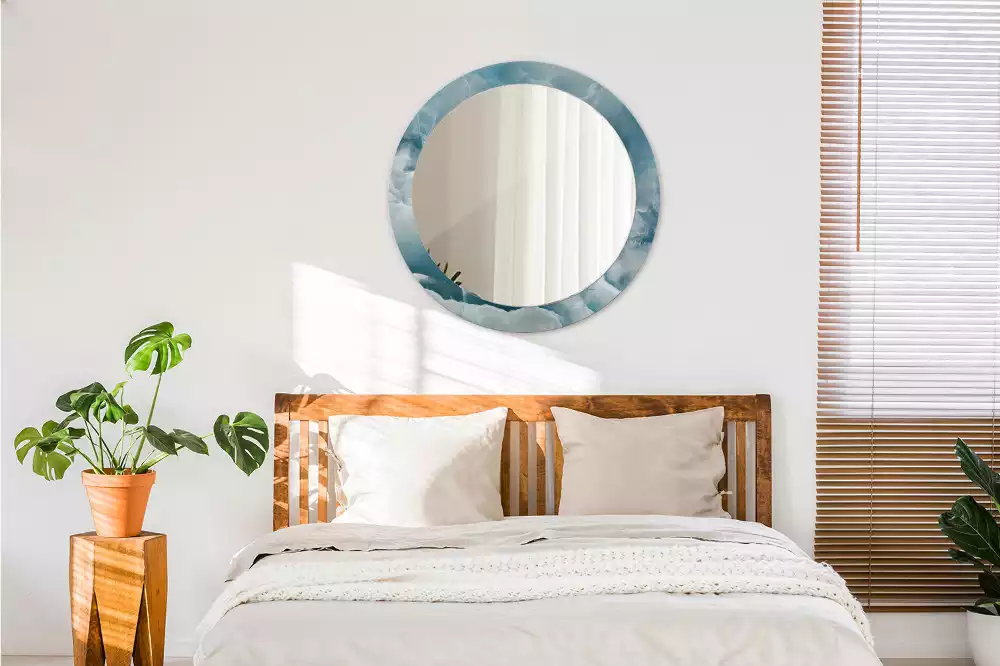 Lustro w okrągłej ramie z nadrukiem w kolorze niebieskiego marmuru onykso­wego