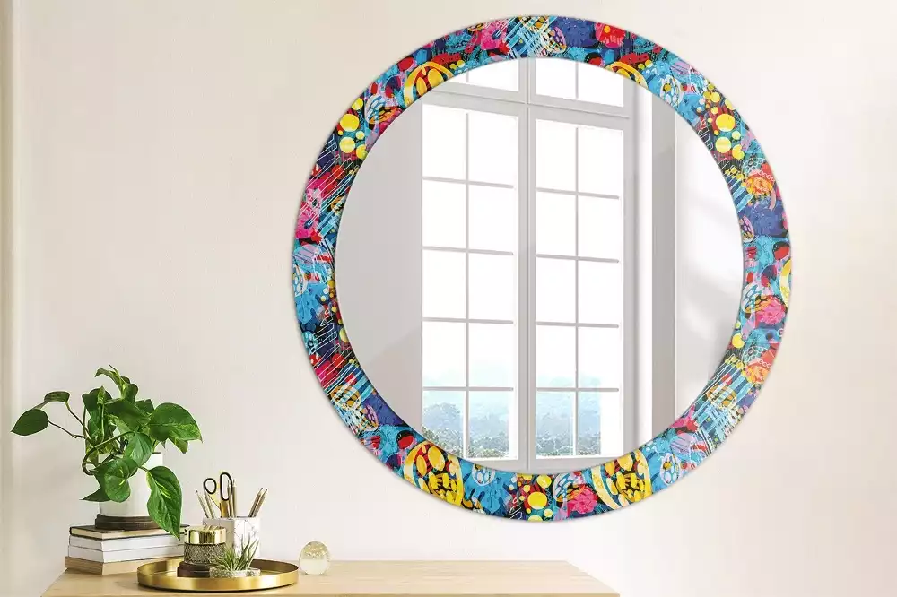 Lustro z drukowaną ramką w motywie kolorowych bazgrołów