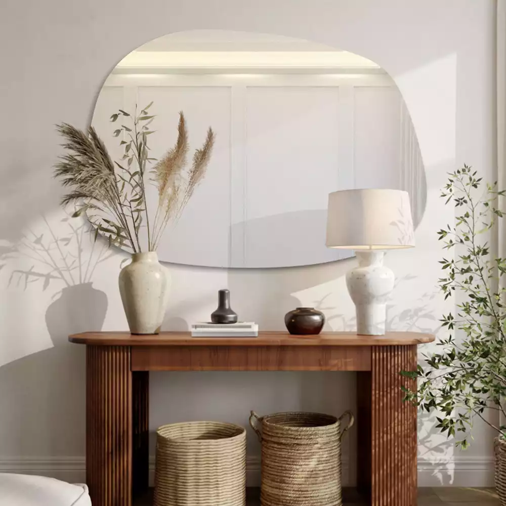 Organiczne lustro w finezyjnym kształcie