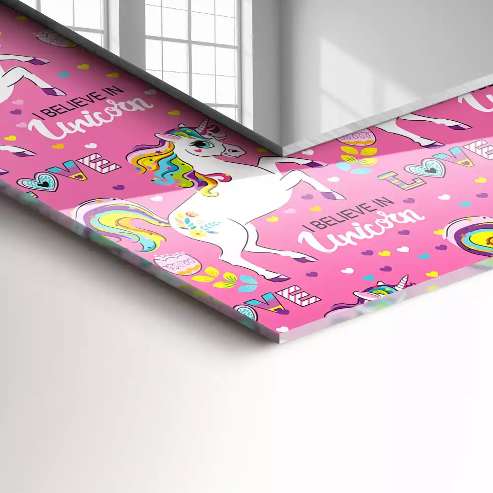 Lustro dekoracyjne z nadrukiem przedstawiającym jednorożce, tęcze i serca