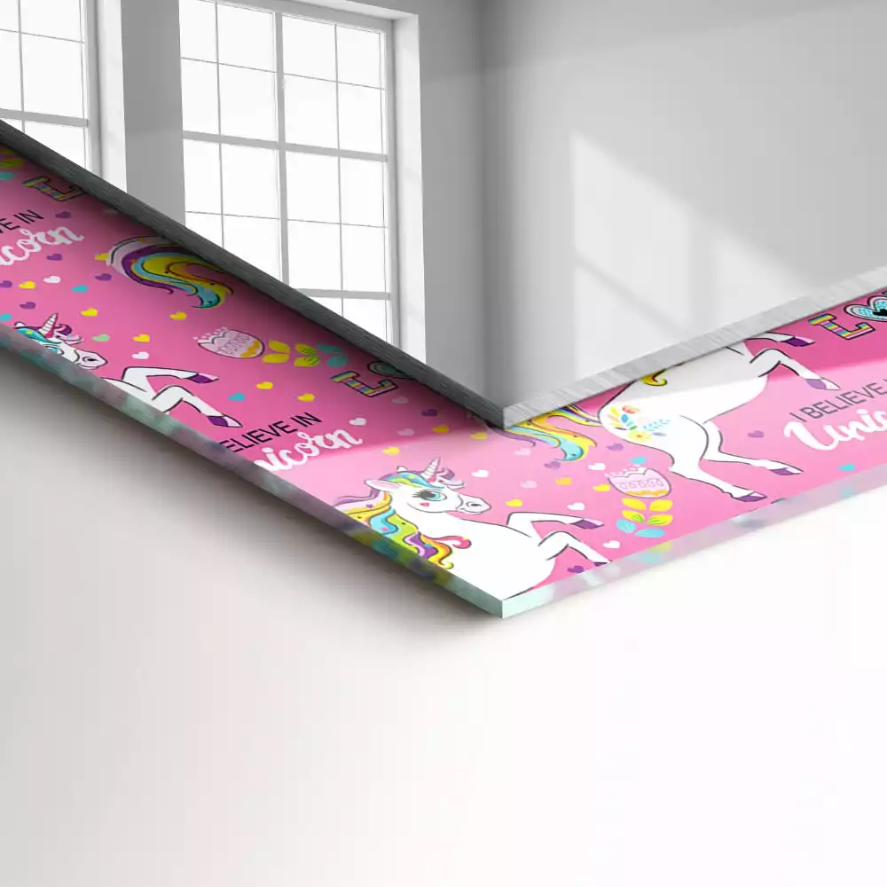 Lustro dekoracyjne z nadrukiem przedstawiającym jednorożce, tęcze i serca