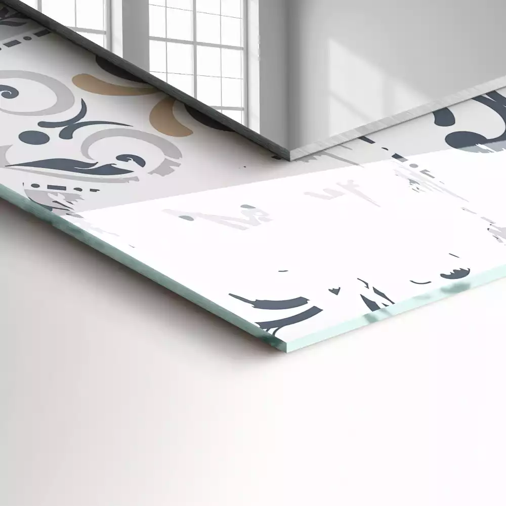 Lustro prostokątne z nadrukiem o wzorze kafelkowym z ornamentami