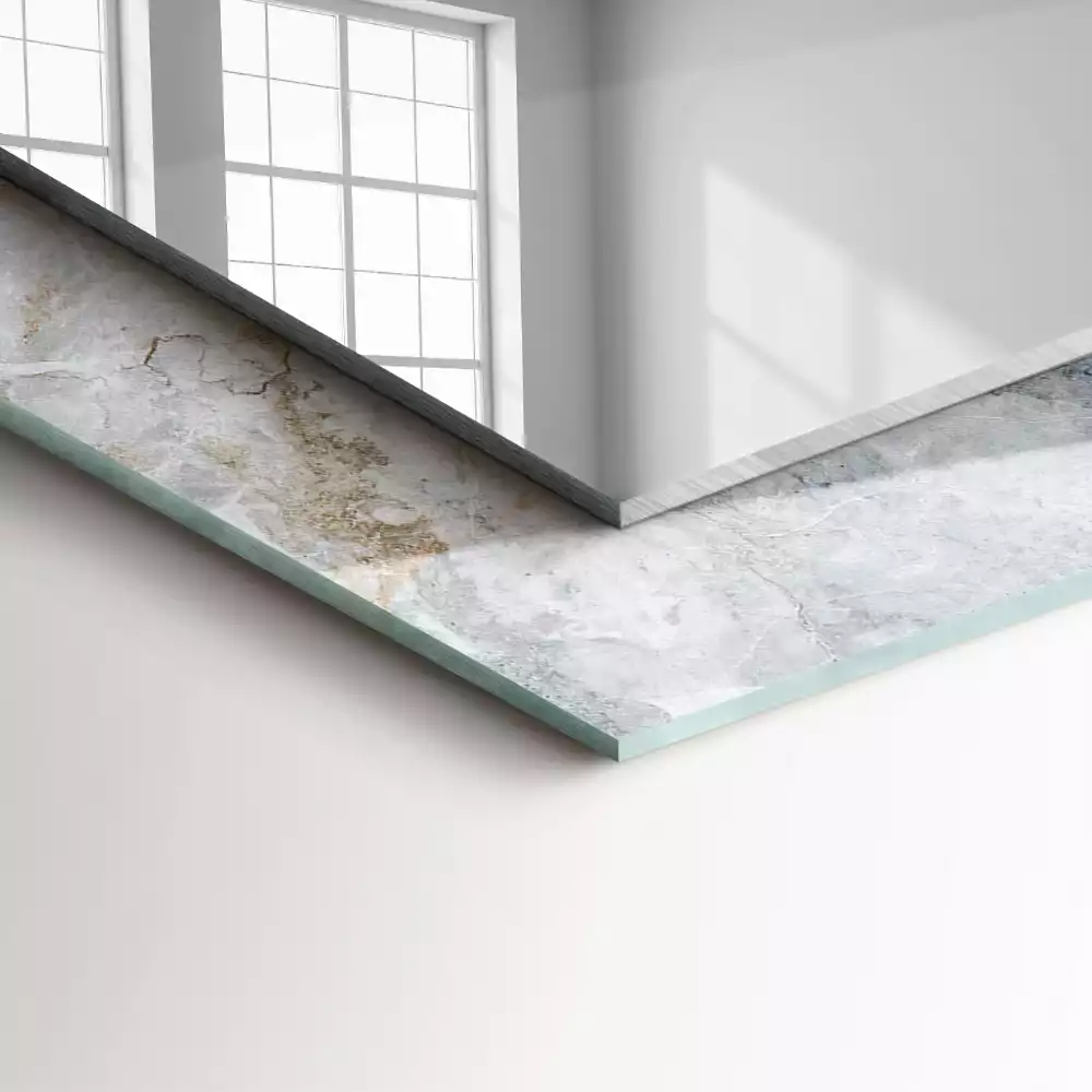 Lustro prostokątne z nadrukiem w szary marmur z charakterystycznymi żyłkami