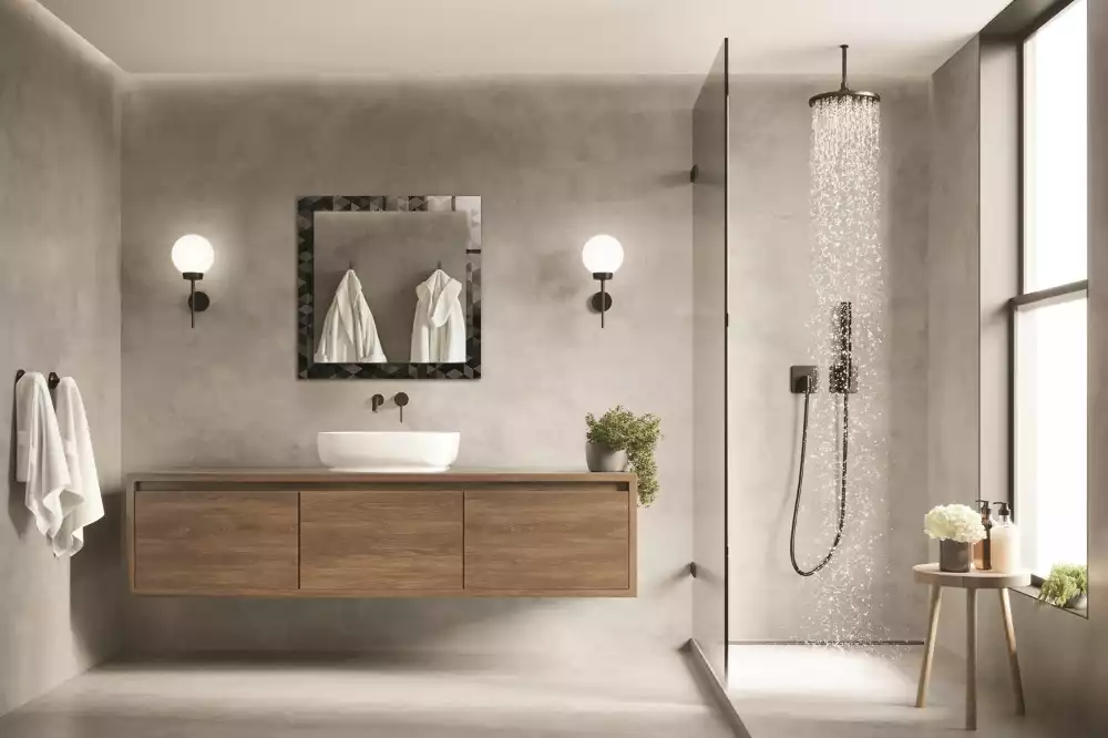 Lustro z nadrukiem z czarno-szarym wzorem trójkątów