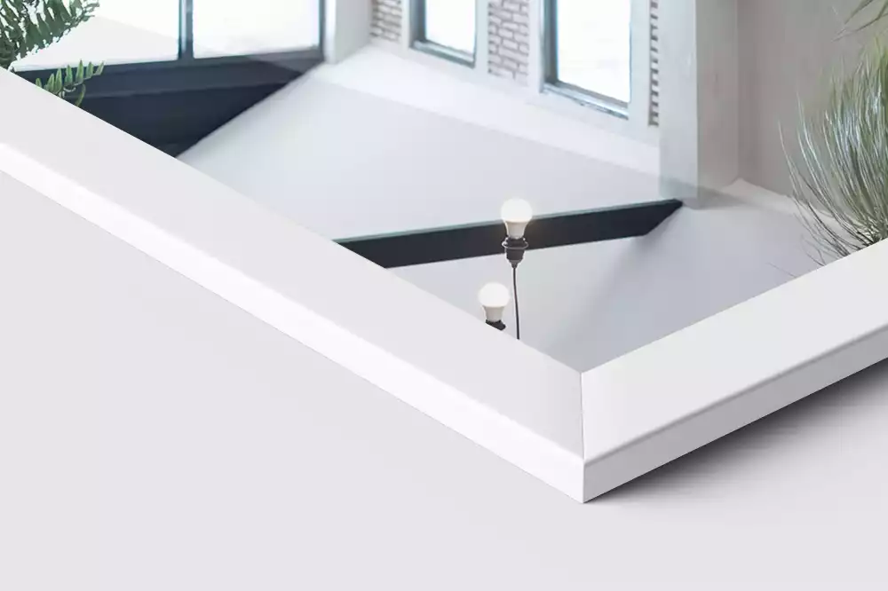 Lustro stojące w białej ramie